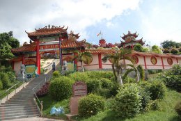 古晋青山岩—马来西亚寺院