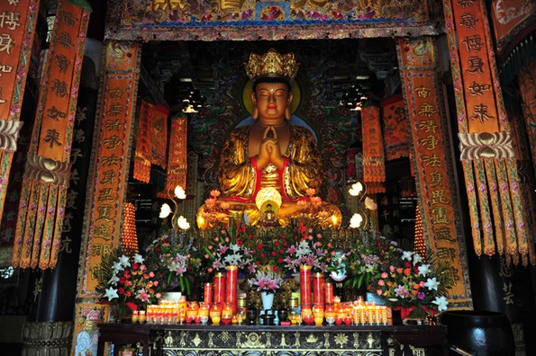 一月光含千世界,分身无量照群迷