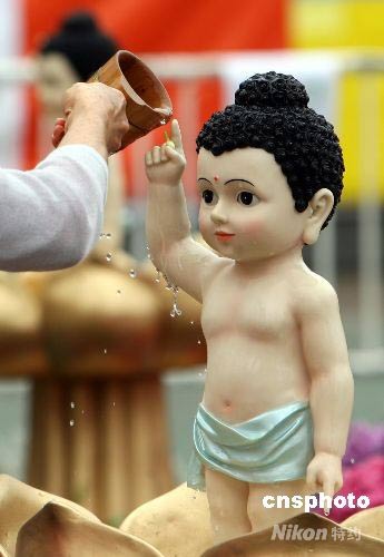 佛法不在远求,即依现前世间事