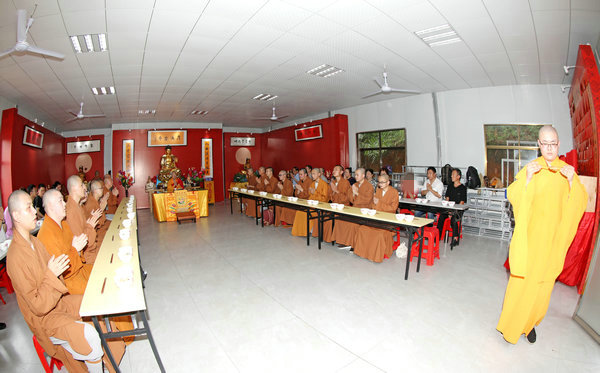 2020年度圣辉大和尚带领湖南佛学院学生到长沙金井九溪古寺插秧体验农禅并重 (28).JPG 2020年度圣辉大和尚带领湖南佛学院学生到长沙金井九溪古寺插秧体验农禅并重 (28).JPG