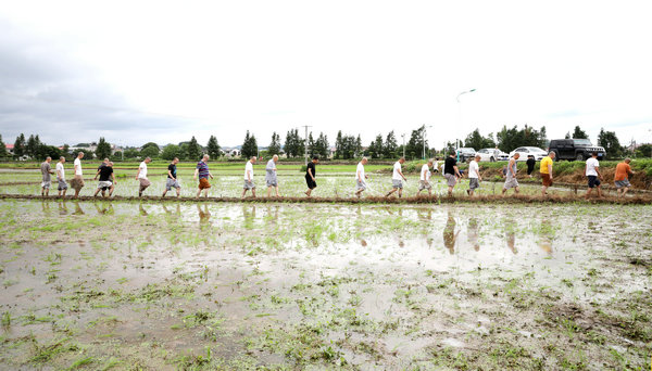 2020年度圣辉大和尚带领湖南佛学院学生到长沙金井九溪古寺插秧体验农禅并重 (25).JPG